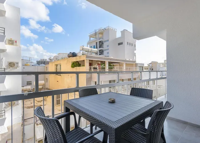 Amore 2-Br Apt By Finikoudes