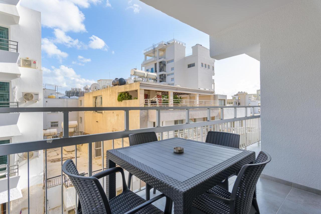 2-br By Finikoudes Larnaca