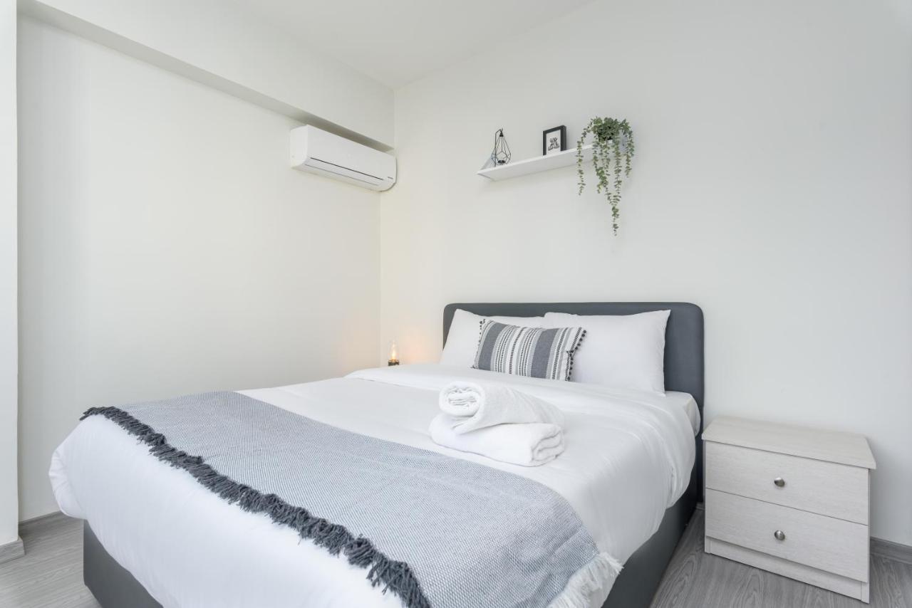2-br By Finikoudes Apartment *